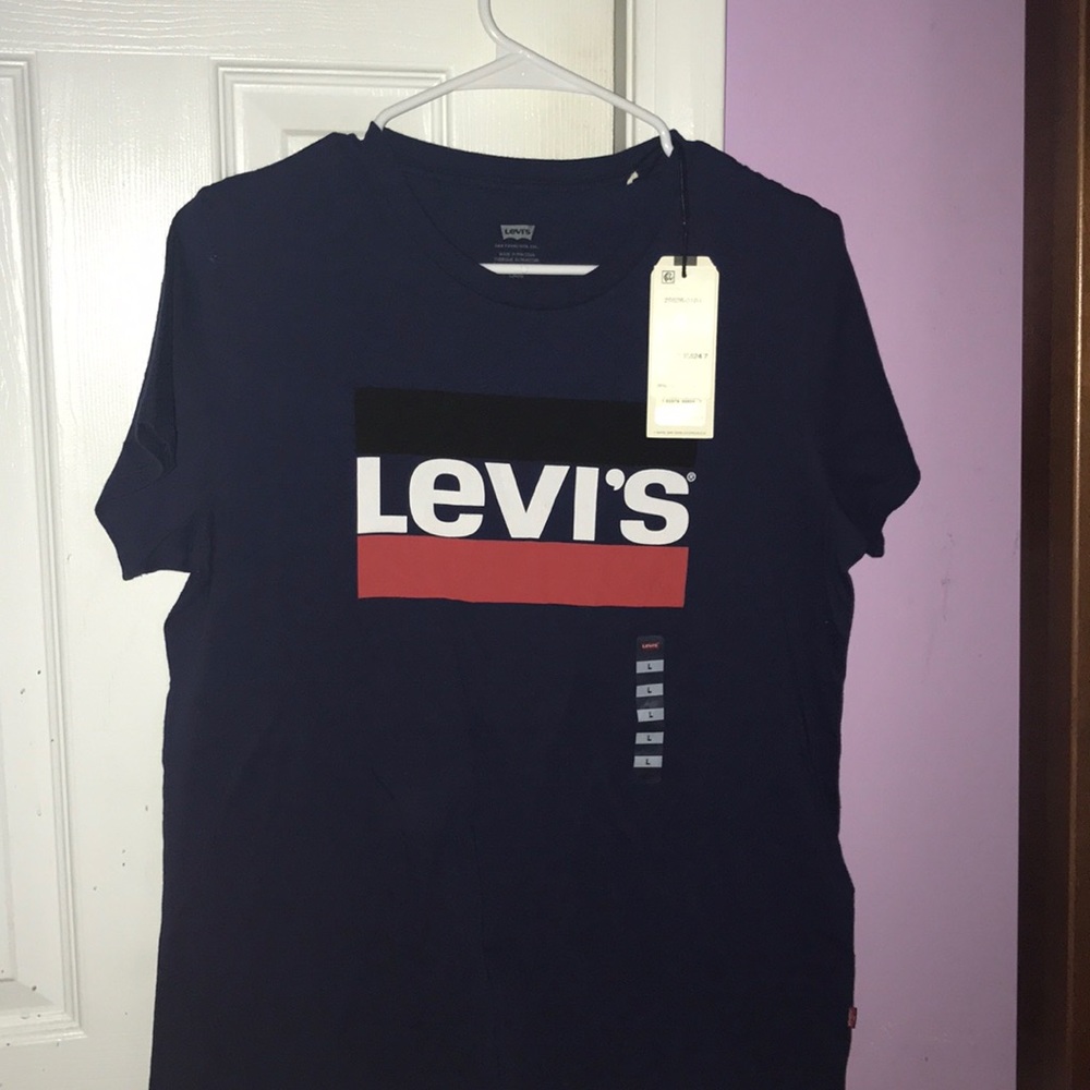 Navy Blue Levi’s Short Sleeve Shirt